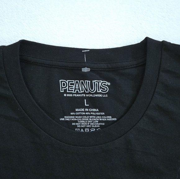 Peanuts "Peanuts Social Club" Graphic Tee👕 - NWT - Picture 6 of 15